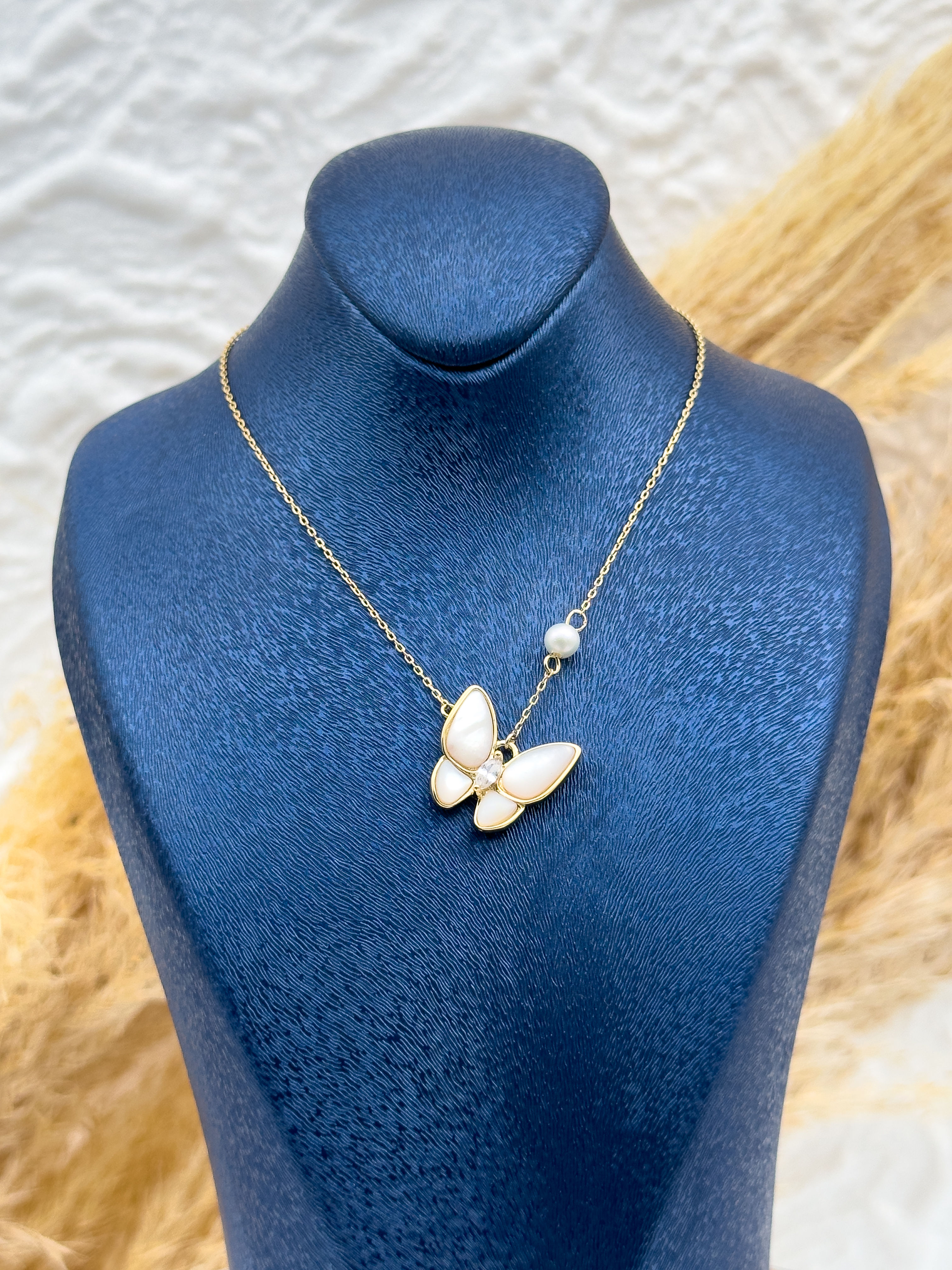 925 Ayar Gümüş Gold Renk Sedefli Kelebek Kadın Kolye – İnci Detaylı Özel Tasarım